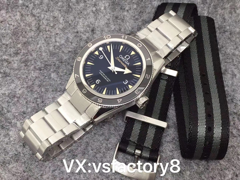 歐米茄海馬300米幽靈黨007復(fù)刻版本丹東8400一體機(jī)細(xì)節(jié)做工復(fù)刻還原評(píng)測(cè)