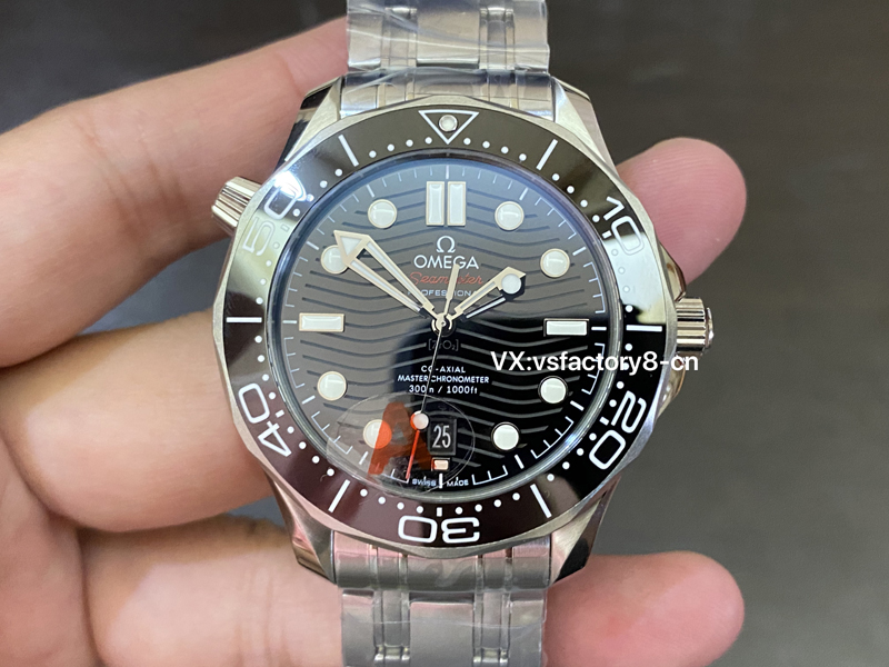 VS廠歐米茄波浪紋黑盤海馬300米丹東8800一體機(jī)芯V4版本復(fù)刻表外觀細(xì)節(jié)復(fù)刻是最高版本嗎